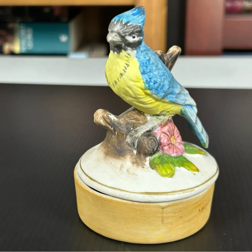 Vintage‎ Handpainted Ceramic Songbird Trinket Box